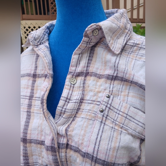 We The Free Flannel Plaid Button Up Oversized Top Extra Small EUC - Picture 9 of 11